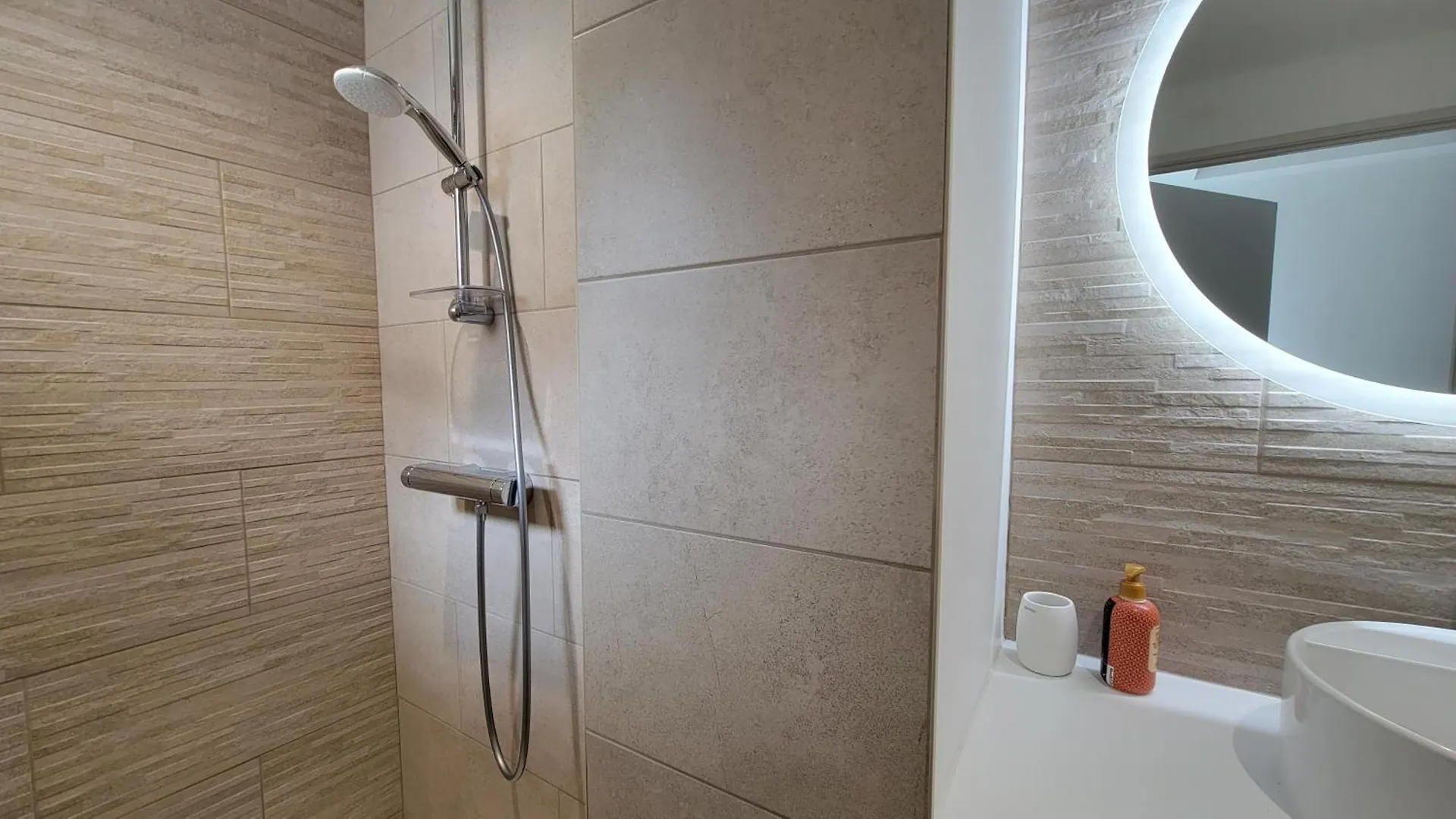Apartament Le Prestige Du Sanctuaire Lourdes 0*,  Francja